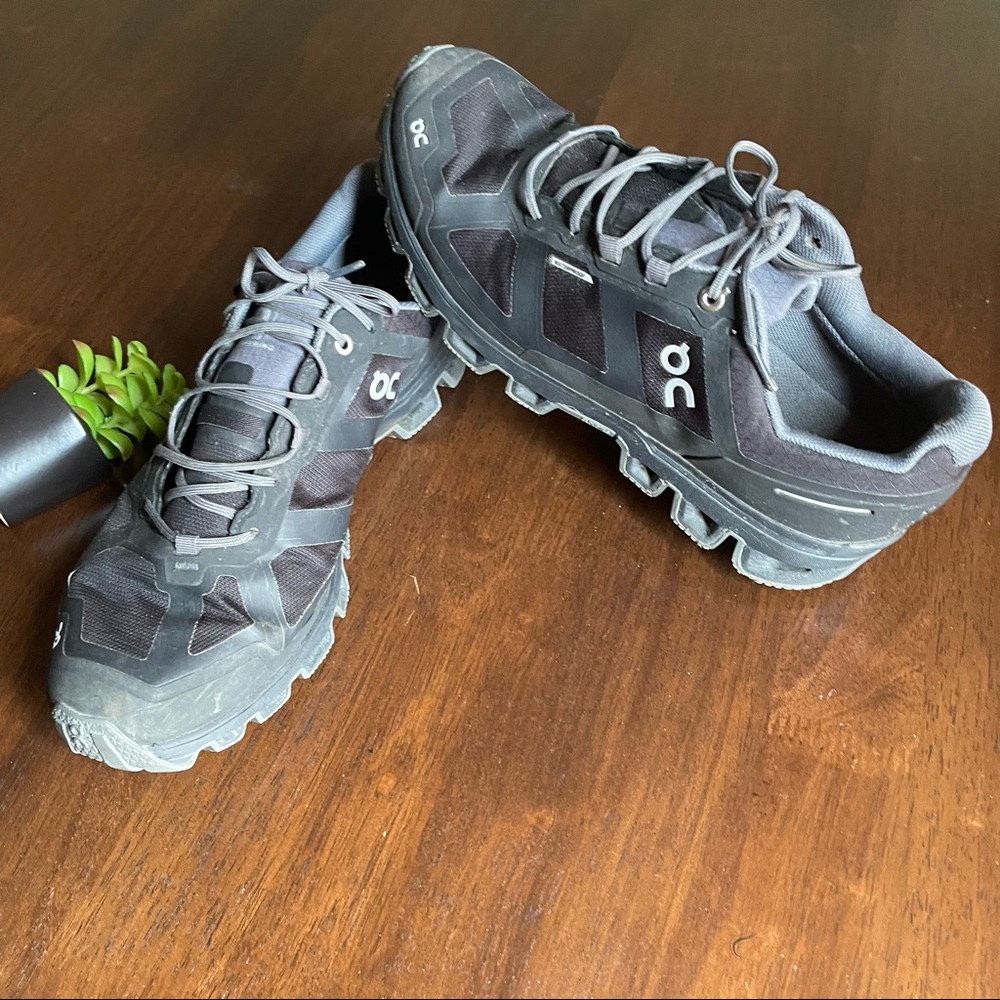 On Running Cloud Grey Shoes Size 10